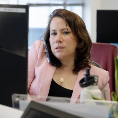 Julie Scharper Photo